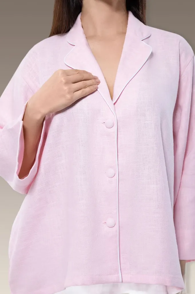 A بيجامة كتان وردية